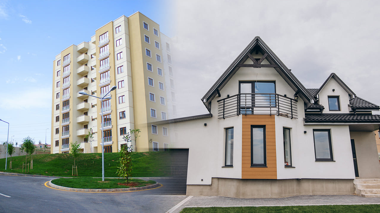 ఆస్తి కొనుగోలులో అగ్రిమెంట్ ఆఫ్ సేల్ (అమ్మకం ఒప్పందం) అత్యంత కీలకమైన పత్రం. టోకెన్ అమౌంట్ ఇచ్చినప్పుడే ఈ ఒప్పందం చేసుకోవాలి. ఇందులో రిజిస్ట్రేషన్ గడువు, చెల్లింపు వివరాలు, మరియు షరతులను స్పష్టంగా రాయాలి. ఒకవేళ అమ్మకందారు ఒప్పందాన్ని ఉల్లంఘించి వేరే వారికి అమ్మాలని చూస్తే, ఈ అగ్రిమెంట్ ఆధారంగా సివిల్ కోర్టులో కేసు వేసే అవకాశం ఉంటుంది. వారసత్వ ఆస్తులను కొనేటప్పుడు లీగల్ హెయిర్ సర్టిఫికేట్, కుటుంబ సభ్యుల వివరాలను క్షుణ్ణంగా పరిశీలించాలి. ఆస్తి యజమాని వారసులందరి అంగీకారం ఉందో లేదో సరిచూసుకోవడం ముఖ్యం. ఇన్ని జాగ్రత్తలు తీసుకున్నప్పుడే మీ ఆస్తి కొనుగోలు సురక్షితంగా మారుతుంది.