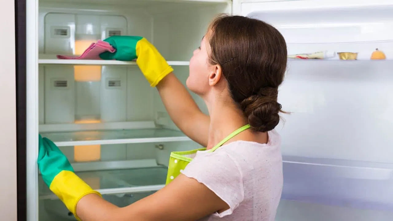 How To Remove Fridge Smell In 10 Minutes