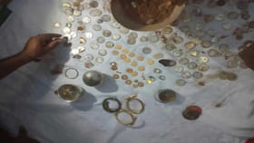 ఆలయ హుండీ లెక్కింపు.. ఏదో తేడాగా కనిపించిన వెండి నాణేలు.