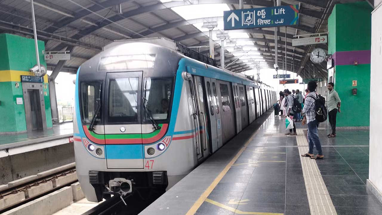 Hyderabad Metro: ఇక తెలంగాణ సర్కార్‌ వారి మెట్రో.. మే ఫస్ట్ నుంచి..