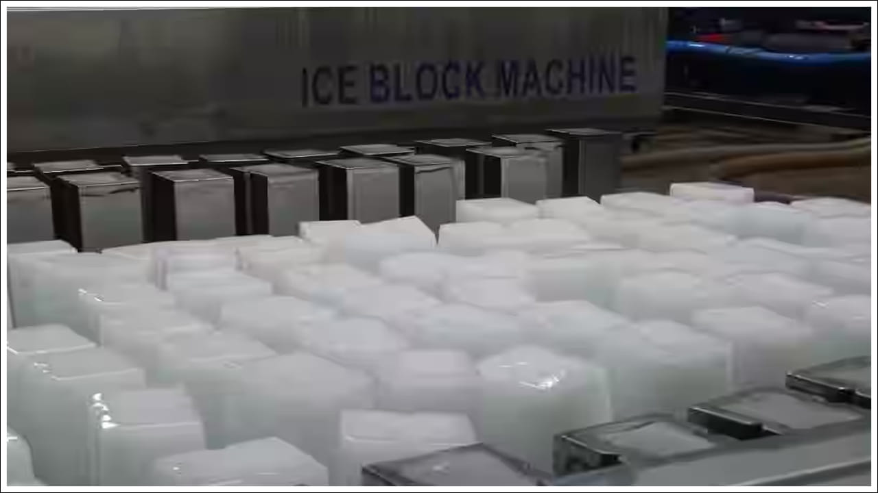  డిమాండ్ పెరిగే కొద్దీ ఉత్పత్తిని పెంచండి: ఒక చిన్న యూనిట్‌ను కొనుగోలు చేసి మీ వ్యాపారాన్ని ప్రారంభించిన తర్వాత, పెరుగుతున్న మార్కెట్ డిమాండ్‌ను బట్టి మీ వ్యాపారాన్ని విస్తరించుకోవచ్చు మరియు అవసరమైనప్పుడు భారీ యంత్రాలను కొనుగోలు చేయవచ్చు. ఐస్ క్యూబ్ తయారీ వ్యాపారంలోకి ప్రవేశించే ముందు, దానిపై కొంత పరిశోధన చేయండి. ఇది మీ ఐస్ ఉత్పత్తులను సులభంగా ఎలా విక్రయించవచ్చో , ఇప్పటికే ఉన్న ఉత్పత్తుల మధ్య మార్కెట్‌ను ఎలా సృష్టించుకోవచ్చో అర్థం చేసుకోవడానికి మీకు సహాయపడుతుంది. 