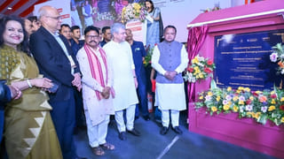 PM Modi: బెంగాల్‌లో ప్రచారం.. ఝల్‌మురి తింటూ ఆస్వాదించిన ప్రధాని మోదీ.. ఫొటోలు ఇదిగో