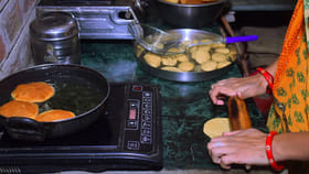 వాటిపై సుంకం తగ్గింపు? ధరలు తగ్గే ఛాన్స్‌