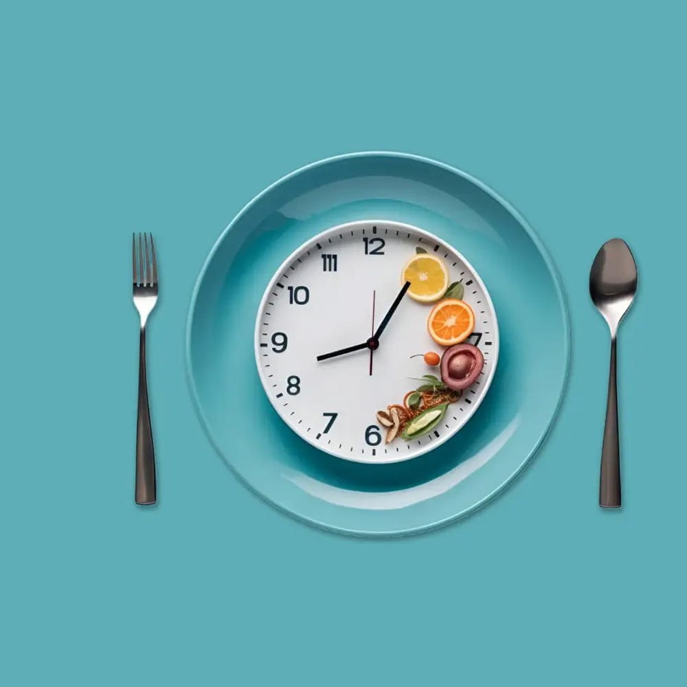 కొంతమందికి ఉపవాసం ప్రారంభంలో గ్యాస్ లేదా ఎసిడిటీ సమస్యలు తలెత్తవచ్చు. ఇది శరీరం ఒక నిర్దిష్ట సమయానికి యాసిడ్ విడుదల చేయడానికి అలవాటు పడటం వల్ల జరుగుతుంది. అయితే, కొన్ని రోజులు ఉపవాసాన్ని కొనసాగిస్తే, శరీరం కొత్త సమయాలకు అలవాటుపడి జీర్ణవ్యవస్థ మరింత బలంగా మారుతుంది.