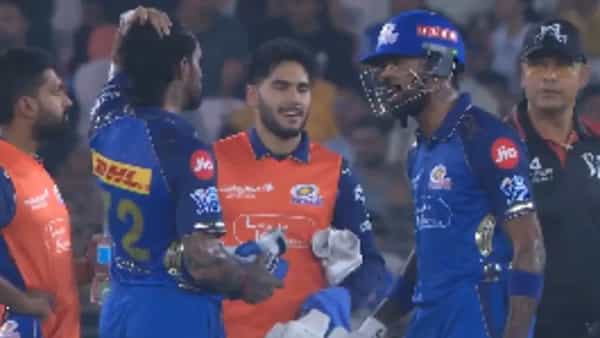 IPL 2026 : హార్దిక్ క్లాస్.. తిలక్ మాస్.. మైదానంలో జరిగిన సీన్ను రాత్రికి రాత్రే దింపేసిన కుర్రాళ్లు