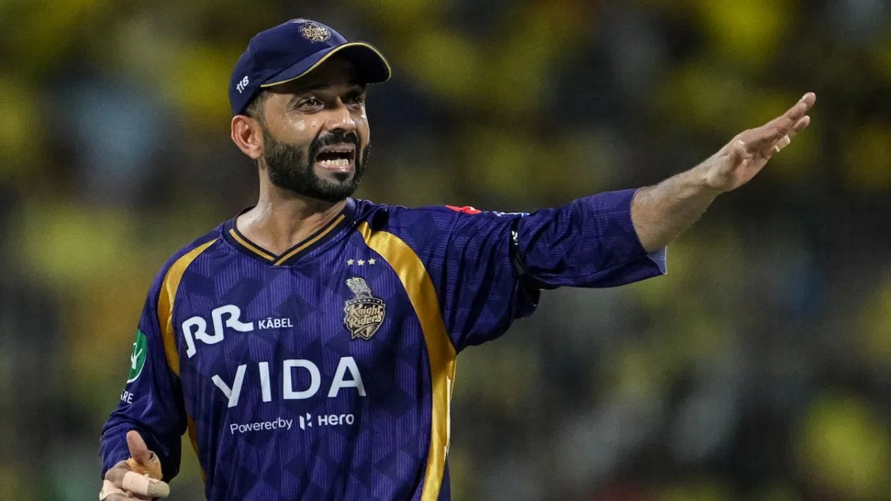 కేకేఆర్ కెప్టెన్ అజింక్య రహానే కూడా పేలవ ఫామ్‌తో బాధపడుతున్నాడు. అతను ఆడిన ఏడు మ్యాచ్‌లలో కేవలం 152 పరుగులు మాత్రమే చేశాడు. దీంతో, కేకేఆర్ ఆడిన ఏడు మ్యాచ్‌లలో ఒకదానిలో మాత్రమే గెలిచి పాయింట్ల పట్టికలో 10వ స్థానంలో ఉంది. రహానే ప్రతి సీజన్‌కు రూ. 1.5 కోట్ల జీతం తీసుకుంటున్నాడు.