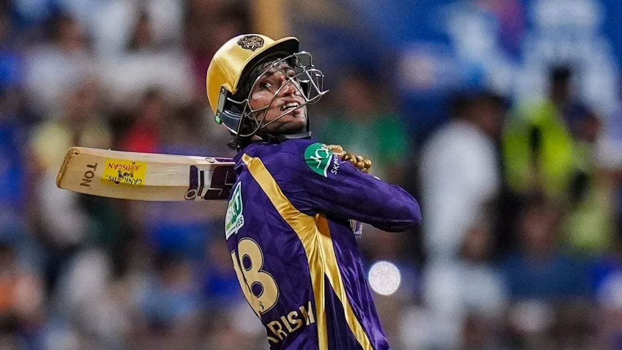 SRHతో జరిగిన రెండో మ్యాచ్‌లో 52 పరుగులు చేసిన 21 ఏళ్ల కోల్‌కతా నైట్ రైడర్స్ బ్యాట్స్‌మెన్, నంబర్ వన్ ఆరెంజ్ క్యాప్ హోల్డర్‌గా నిలిచాడు.