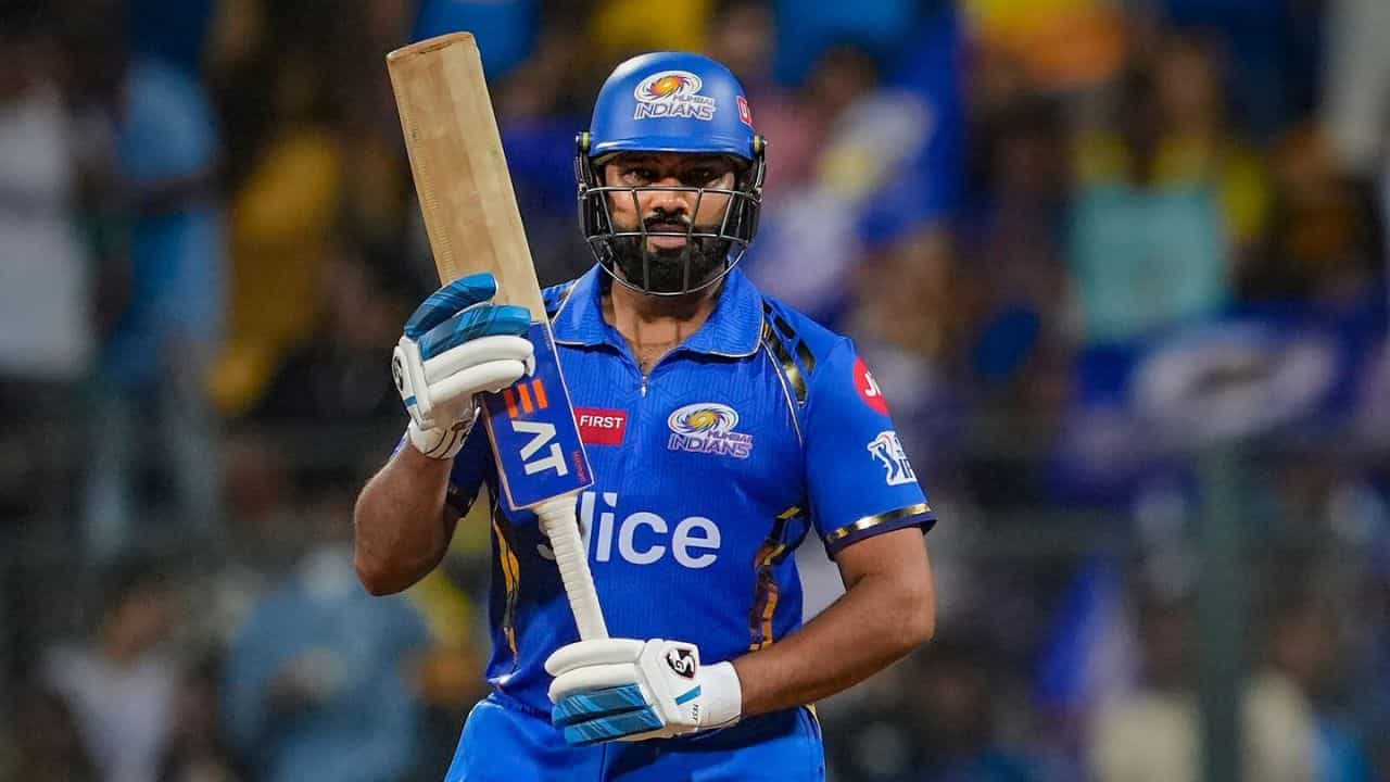 మ్యాచ్ ముగిసిన తర్వాత వెస్టిండీస్ ఆటగాడు షెర్ఫేన్ రూథర్ఫోర్డ్ మాట్లాడుతూ, రోహిత్ గాయం ఎంత తీవ్రంగా ఉందో ప్రస్తుతానికి ఖచ్చితంగా చెప్పలేమని పేర్కొన్నాడు. ఇది అభిమానుల్లో కొంత ఆందోళన రేకెత్తించింది. అయితే, తాజాగా అందుతున్న నివేదికల ప్రకారం రోహిత్ శర్మకు వైద్య పరీక్షలు నిర్వహించనున్నారు. సోమవారం నాడు ఆయనకు స్కానింగ్ పరీక్షలు జరుగుతాయని, ఆ ఫలితాల ఆధారంగానే తదుపరి మ్యాచ్లలో ఆయన భాగస్వామ్యంపై స్పష్టత వస్తుందని సమాచారం.