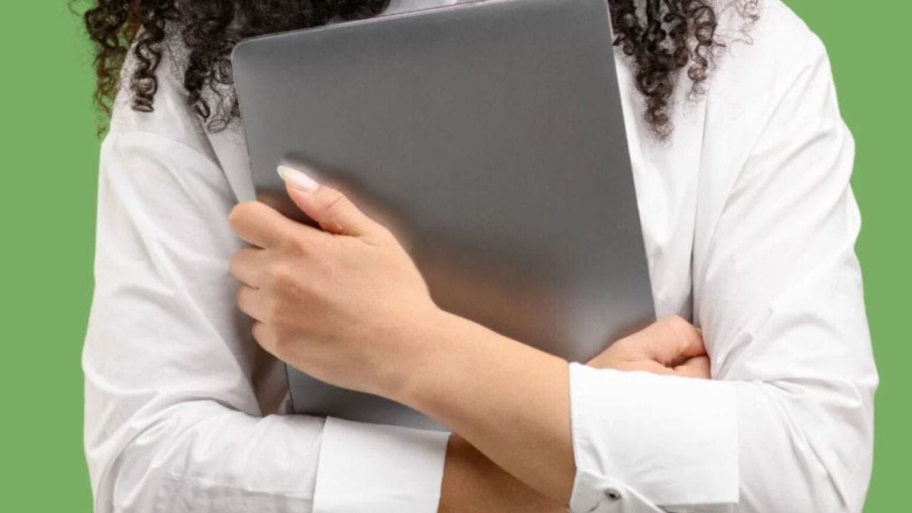 చేస్తున్న జాబ్‌ను పట్టుకుని వేలాడుతున్నారా? ప్రమాదంలో ఉన్నట్టే.. ఆఫీసుల్లో స్టార్ట్ అయిన కొత్త ట్రెండ్