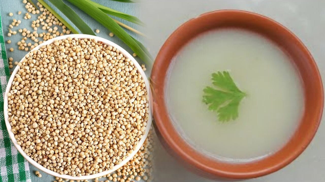 జొన్న రవ్వ ఉండలు చుట్టకుండా కలుపుతూ ఉండాలి. ఈ సమయంలో మంట లో ఫ్లేమ్‌లో ఉండాలి. రవ్వ బాగా ఉడికితే గంజిలా తయారు అవుతుంది. దీనిని బాగా చిక్కగా కాకుండా పలచగా అయ్యేలా ఉడకబెట్టుకోవాలి.