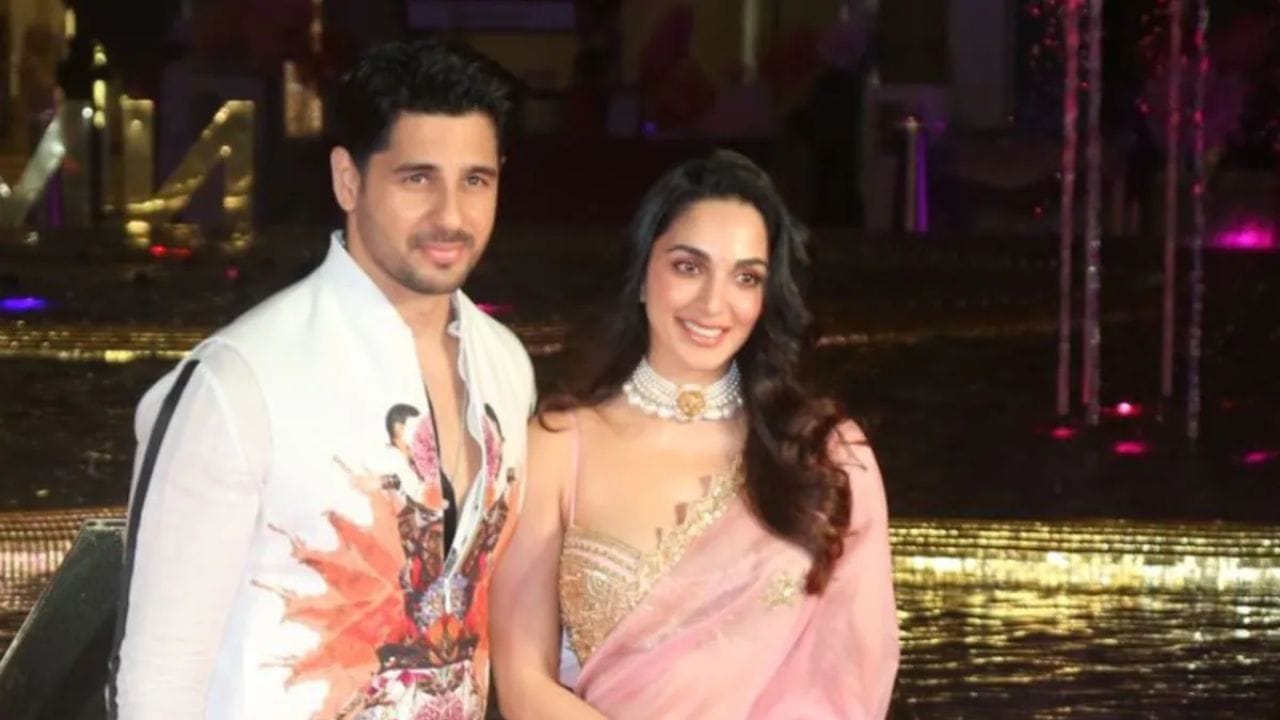 Kiara Advani In Saree And Necklace