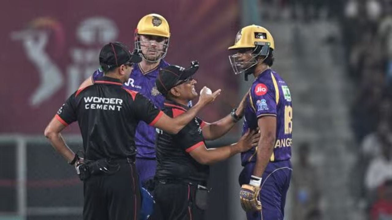 IPL History: ఒక్కరు కాదు బాబోయ్.. ఏకంగా నలుగురు.. ఐపీఎల్ హిస్టరీలో వింతగా ఔటైన ఆటగాళ్లు వీళ్లే..?