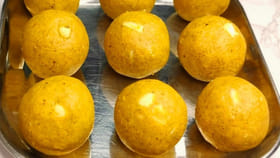 ఎండల్లో బెస్ట్ స్వీట్ ఇదే.. శరీరాన్ని కూల్ చేసే సత్తు లడ్డులు..