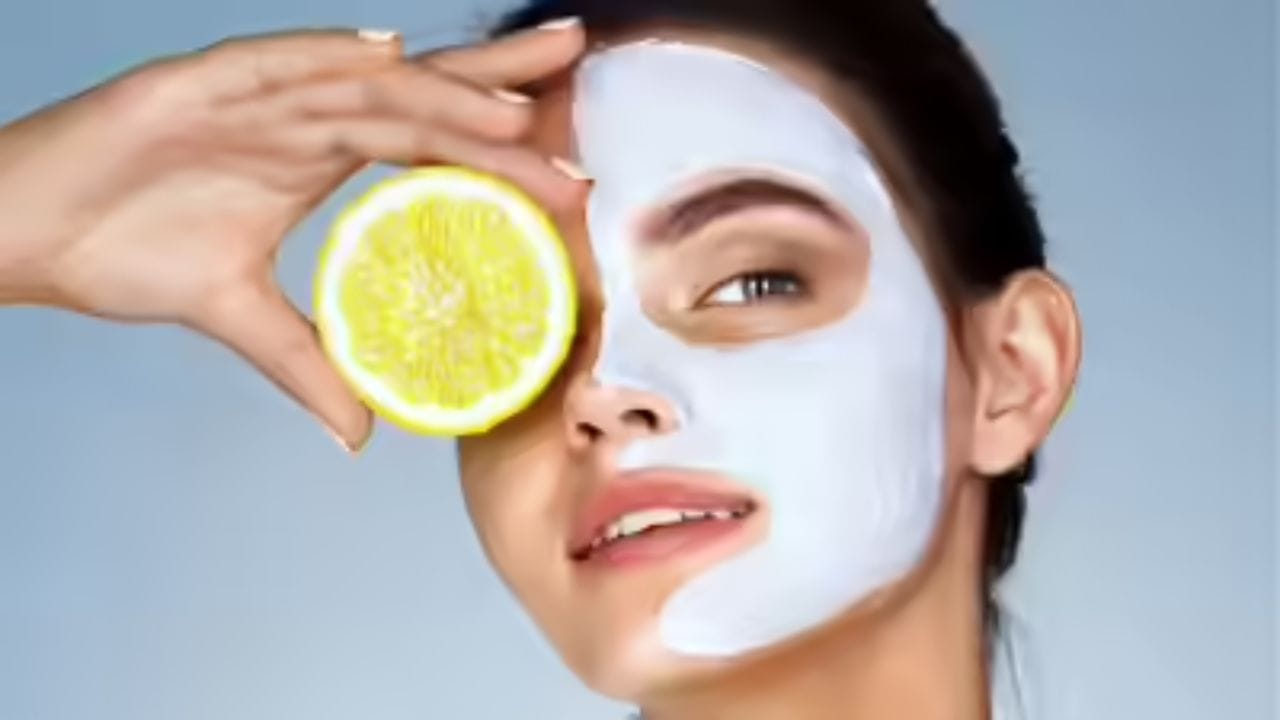 అయితే నిమ్మరసం లేదా తొక్కలను వాడిన వెంటనే ఎండలోకి వెళ్లకండి. ఒక వేళ మీ చర్మం సున్నితంగా ఉంటే, ముందుగా ప్యాచ్ టెస్ట్ చేయండి. మంట పుట్టకుండా ఉండాలంటే నిమ్మ తొక్కలతో పాటు తేనె లేదా పెరుగు వంటి చల్లని పదార్థాలను కలిపి వాడటం మంచిది.( Note: పైన పేర్కొన్న అంశాలు కేవలం అవగాహన కోసం మాత్రమే అందించబడినవి. వీటిని TV9 ధృవీకరించడం లేదు