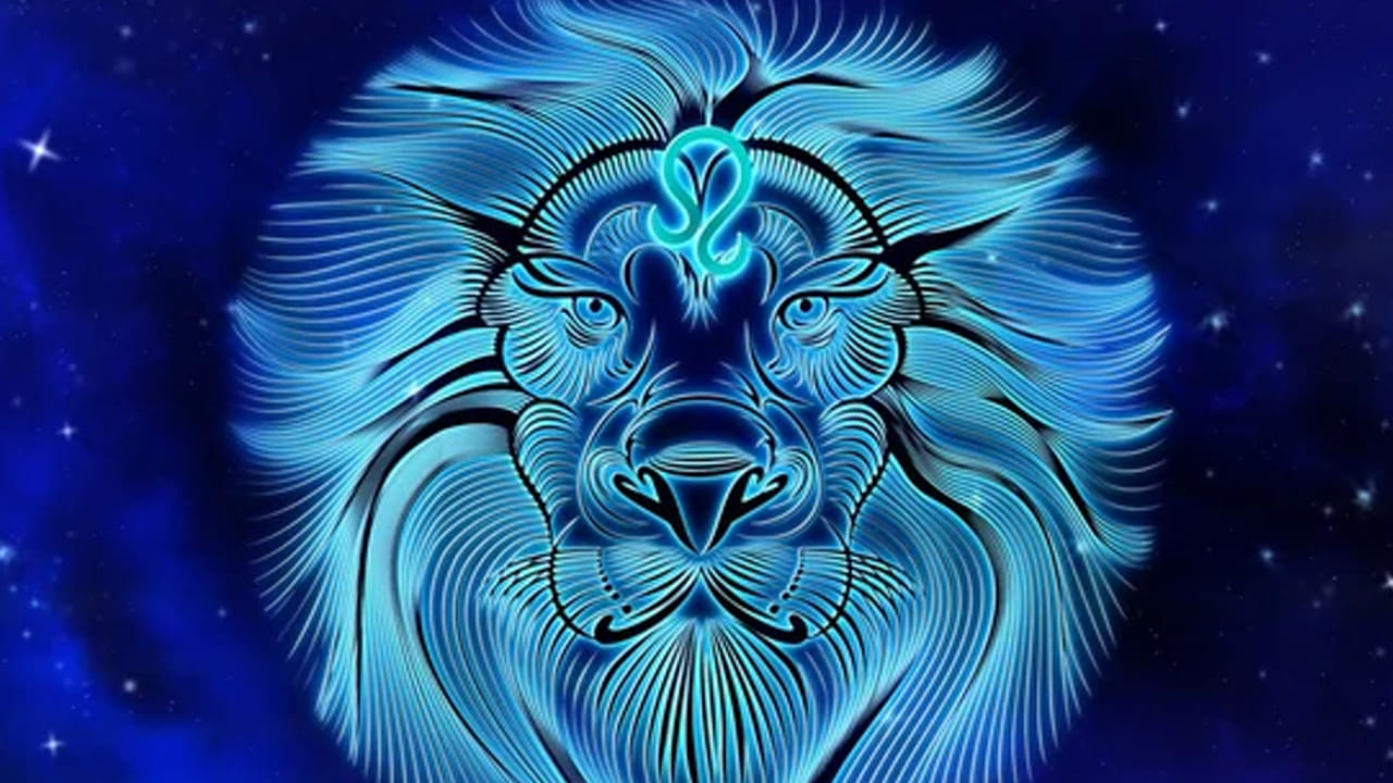 సింహ రాశి (Leo): బాబా వంగా ప్రకారం, సింహ రాశిలో జన్మించిన వారికి ఏప్రిల్ 6వ తేదీ నుండి ఏప్రిల్ 12వ తేదీ వరకు ఉన్న కాలం శుభ ఫలితాలను ఇవ్వనుంది. సూర్యుని అనుకూల ప్రభావం వల్ల, ఈ కాలం సింహ రాశి వారికి ఆర్థిక పరంగా అత్యంత అనుకూలంగా ఉంటుంది. ఆకస్మిక ధన లాభాలు లేదా గత పెట్టుబడులపై రాబడి పొందే బలమైన అవకాశం ఉంది. మీ నిధులలో ఏవైనా ప్రస్తుతం వేరే చోట చిక్కుకుపోయి ఉంటే, ఈ వారం వాటిని తిరిగి పొందే మంచి అవకాశం ఉంది. సొంత వ్యాపారాలు నడుపుతున్న వారికి ఆర్థిక స్థిరత్వం మెరుగుపడుతుంది. కొనసాగుతున్న వ్యాపార సంబంధిత సవాళ్లు ఏవైనా పరిష్కారమవుతాయి. కుటుంబంలో శాంతి, సామరస్యం నెలకొంటాయి. సంబంధాలు మరింత సామరస్యంగా మారతాయి. కొత్త ప్రణాళికలు లేదా వ్యాపారాలను ప్రారంభించడానికి కూడా ఈ కాలం అత్యంత శుభప్రదమైనదిగా పరిగణించబడుతుంది. వీరికి సమాజంలో గౌరవం పెరుగుతుంది. ఉద్యోగస్తులకు పై అధికారుల నుండి ప్రశంసలు లభిస్తాయి. విలాసవంతమైన వస్తువులు లేదా వాహనం కొనుగోలు చేసే అవకాశం ఉంది.