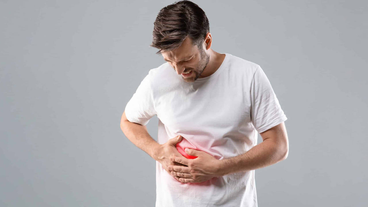 గత 40-50 ఏళ్లలో ఆల్కహాల్ వినియోగం 10 నుంచి 20 రెట్లు పెరిగిందని, టీనేజర్లు, యూనివర్సిటీ విద్యార్థులలో ఆల్కహాల్ సేవించడం ఒక కూల్ ట్రెండ్‌గా మారుతుందట . ఆల్కహాల్‌ను నియంత్రించే సామర్థ్యం మనకు ఉండాలి, అది మనల్ని నియంత్రించకూడదు అని వైద్యులు స్పష్టం చేస్తున్నారు. వారానికి ఒకటి లేదా రెండు రోజులు, ఒకటీ రెండు డ్రింక్స్ పరిమిత మోతాదులో తీసుకుంటే కాలేయానికి నష్టం జరగదని ఆయన సూచించారు.