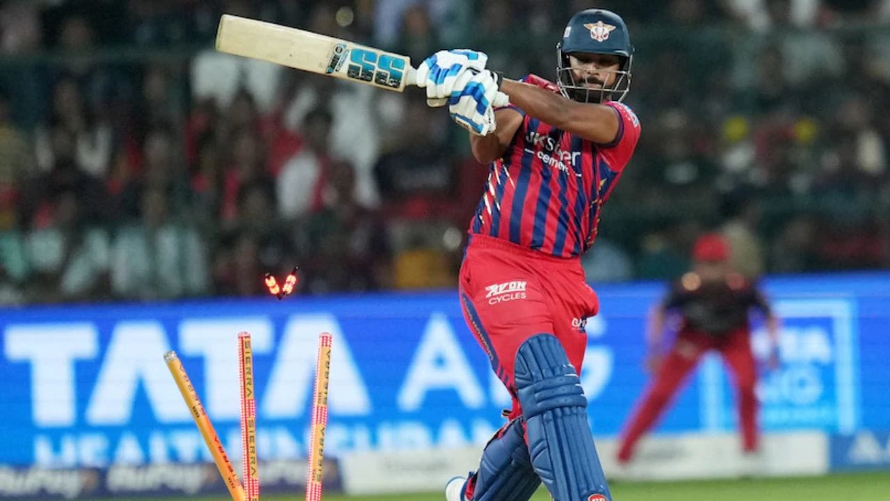 నికోలస్ పూరన్ అంటేనే మైదానంలో సిక్సర్ల వర్షం. తన సుదీర్ఘ టీ20 కెరీర్‌లో 449 మ్యాచ్‌లు ఆడిన పూరన్, ఏకంగా 715 సిక్సర్లు బాదాడు. 147.32 స్ట్రైక్ రేట్‌తో బ్యాటింగ్ చేసే ఈ మొనగాడు, క్రీజులోకి వస్తే మ్యాచ్ ఫలితం తలకిందులు కావాల్సిందే. మొత్తం 10,422 పరుగుల భారీ రికార్డు ఉన్నప్పటికీ, ఐపీఎల్ 2026లో మాత్రం అతని మ్యాజిక్ పూర్తిగా మాయమైనట్లు కనిపిస్తోంది. పవర్‌ఫుల్ హిట్టర్‌గా పేరున్న పూరన్, ప్రస్తుత సీజన్‌లో తన నీడలా కూడా ఆడలేకపోతున్నాడు.