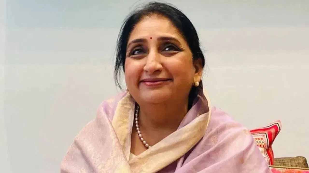 బారామతి ఉప ఎన్నికలో అనూహ్య పరిణామం.. నామినేషన్ ఉపసంహరించుకున్న కాంగ్రెస్.. సునేత్ర పవార్ ఏకగ్రీవం..!