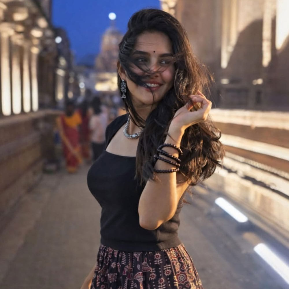 Mahima Nambiar Llooks