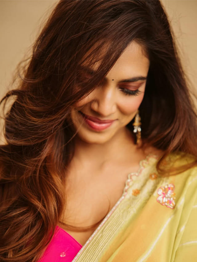 ఏం అందం రా బాబూ.. చంపేస్తున్నారు మేడమ్.. కుర్రాళ్ల డ్రీమ్ గర్ల్..