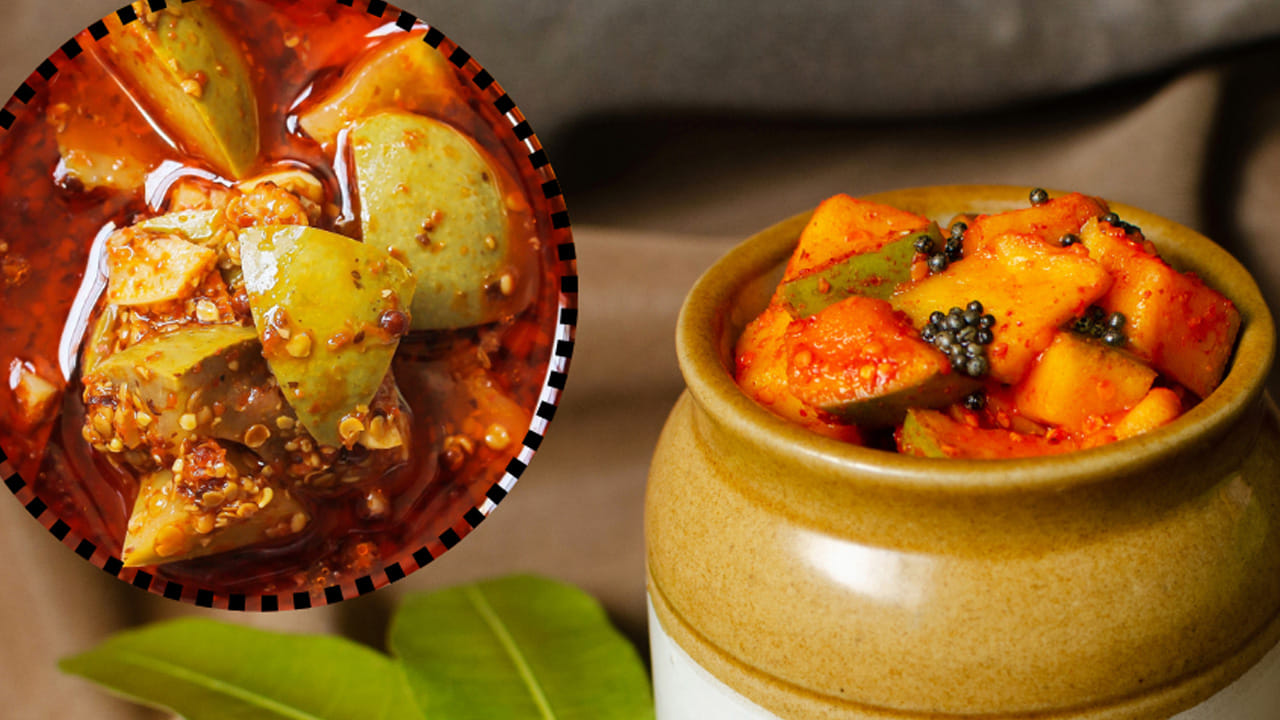 ఒక్క రోజు తర్వాత మనం స్టోర్ చేసి పెట్టుకున్న మామిడికాయ ముక్కల నుంచి నీటిని వడకట్టి, ఎండలో రెండు గంటలు ఆరబెట్టాలి. ఇప్పుడు మామిడి కాయ ముక్కలు ఊరబెట్టగా వచ్చిన నీటిలో 10 గ్రాముల ఇంగువ వేసి కలిపి పక్కన పెట్టుకోవాలి.