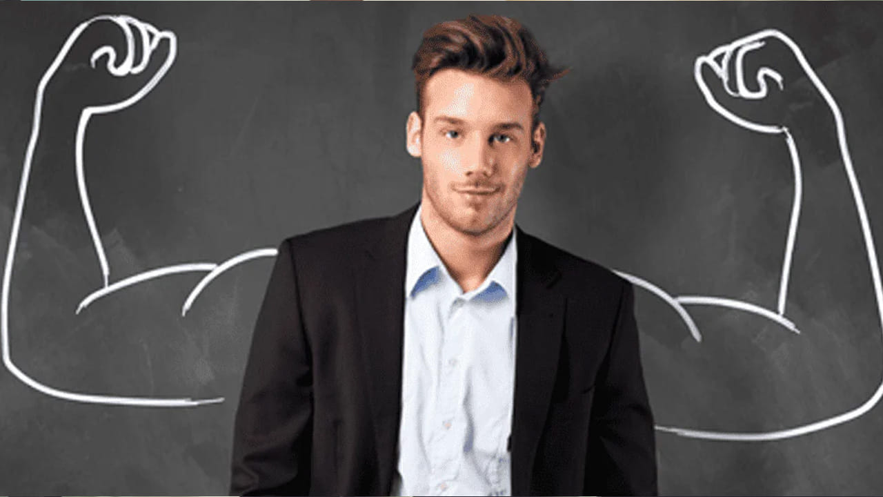 7. ఒకేసారి, గట్టిగా దెబ్బ కొట్టండి (Strike Hard and Once): "ఇంజ్యూరీస్ షుడ్ బీ డన్ ఆల్ ఎట్ వన్స్ సో దట్ బీయింగ్ టేస్టెడ్ లెస్, దే అఫెండ్ లెస్." అంటే, కఠినమైన నిర్ణయాలు లేదా శిక్షలు ఒక్కసారిగా, వేగంగా అమలు చేయాలి. నెమ్మదిగా నష్టాన్ని కలిగించడం ద్వేషాన్ని పెంచుతుంది. అగాతోక్లెస్ అనే సామాన్య సైనికుడు రాజుగా మారడానికి, రాజ్యంలో ఉన్న ధనవంతులను ఒకేసారి చంపేసి, ఆ తర్వాత ప్రజలకు చిన్న చిన్న మంచి పనులు చేస్తూ వెళ్ళాడు. ప్రజలు కాలక్రమేణా రక్తపాతాన్ని మర్చిపోయి, అతని ఉపకారాలను గుర్తుంచుకున్నారు.