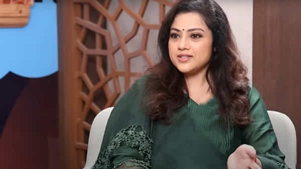 Meena : ఆ స్టార్ హీరోతో సూపర్ హిట్ మిస్సయ్యాను.. ఆ మూవీ విషయంలో ఇప్పటికీ బాధగానే ఉంది.. హీరోయిన్ మీనా..