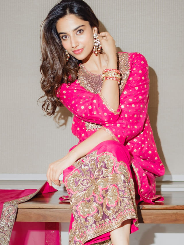 వరుస సినిమాలతో దూసుకుపోతున్న అందమా మీనాక్షి