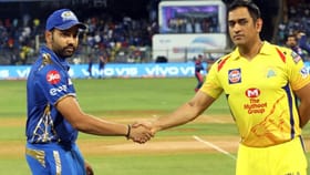 వాంఖడేలో హై ఓల్టేజ్ ఫైట్... రోహిత్, ధోనీ ఆడతారా?