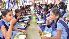 స్కూల్స్, కాలేజీల్లో విద్యార్ధులకు బ్రేక్ ఫాస్ట్.. మరో అప్డేట్..