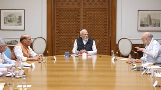 మరోసారి వార్తల్లో స్మగ్లర్ వీరప్పన్  ఫ్యామిలీ.. అసెంబ్లీ బరిలో భార్య, కూతురు.. మామూలు ట్విస్ట్ కాదుగా..