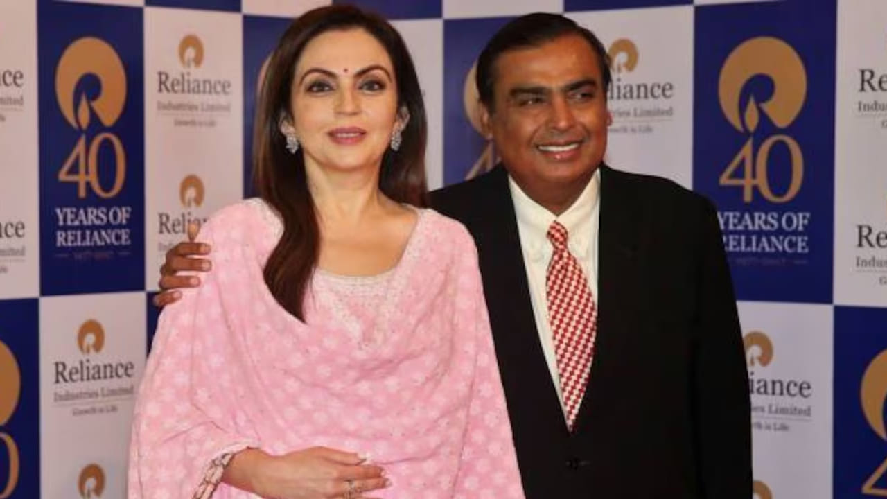 ఆసియాలో టాప్ 10 రిచ్ ఫ్యామిలీస్ ఇవే! లిస్ట్లో అంబానీది ఏ స్థానమంటే?