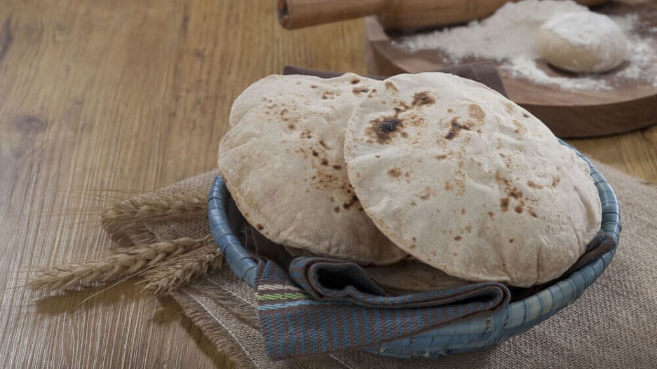 మల్టీగ్రేన్ రొట్టె: జొన్నలు, సజ్జలు, గోధుమలు వంటి పలు రకాల ధాన్యాల మిశ్రమంతో చేసిన పిండితో ఈ రొట్టెలను తయారు చేస్తారు. ఇందులో ఫైబర్ అధికంగా ఉంటుంది. ఇది జీర్ణం కావడానికి పట్టే సమయం మనం కలిపే ధాన్యాల మీద ఆధారపడి ఉంటుంది. ఈ రొట్టే అరగడానికి సగటున ఇది 3 నుండి 4 గంటలు తీసుకుంటుంది.