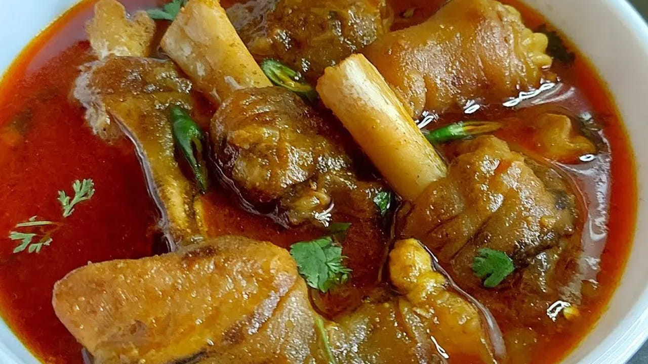 లెగ్ పీస్
మటన్లోని లెగ్ పీస్ గురించి ప్రత్యేకించి చెప్పాల్సిన అవసరం లేదు. ఎందుకంటే, దీనిలో మాంసం అధికంగా ఉంటుంది. ఎముకలు చాలా తక్కువగా ఉంటాయి. కొవ్వు తక్కువగా ఉంటుంది కాబట్టి, ఇది ఆరోగ్యానికి కూడా చాలా మంచిది. దీనితో బిర్యానీ, ఫ్రై, రోస్ట్ వంటి వాటిని వండుకుంటారు.