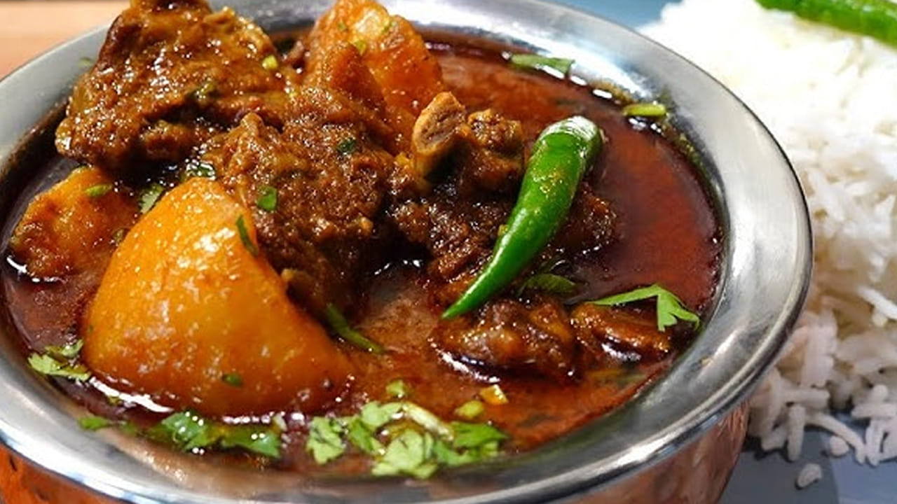 లేత మటన్ లేత మేక మాంసం: లేత మటన్ అంటే చిన్న మేకల నుంచి తీస్తారు. ఇది త్వరగా ఉడుకుతుంది. దీనిలో కొవ్వు తక్కువగా ఉంటుంది. అలాగే, ఇది తిన్న వెంటనే జీర్ణం అవుతుంది.