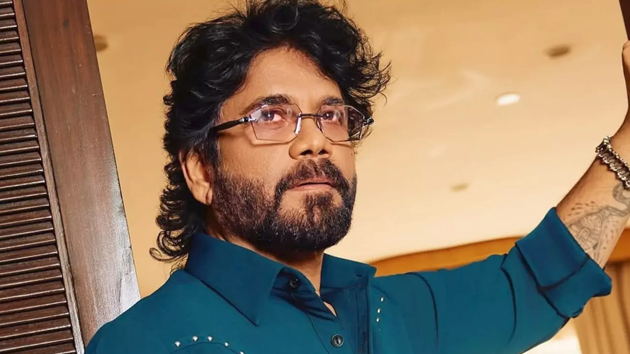 నాగార్జున, చంద్ర మధ్య కేవలం హీరో-మేకప్ మ్యాన్ సంబంధం మాత్రమే కాకుండా, మంచి స్నేహం కూడా ఉంది. షూటింగ్‌లలో ఉన్నప్పుడు చంద్ర ఆయన కోసం దోసెలు, ఇష్టమైన చేపలు వండి పెట్టేవారు. వంటపై ఆసక్తి ఉన్న చంద్రకు నాగార్జున దమ్ బిర్యానీ, తందూరి చికెన్ వంటి వంటల తయారీ గురించి కూడా సలహాలు ఇచ్చేవారని చంద్ర గుర్తు చేసుకున్నారు. నాగార్జున ఉన్నచోట తాను, తాను ఉన్నచోట నాగార్జున ఉండేవారని, ఒక నీడలాగా తమ బంధం ఉండేదని చంద్ర చెప్పారు.