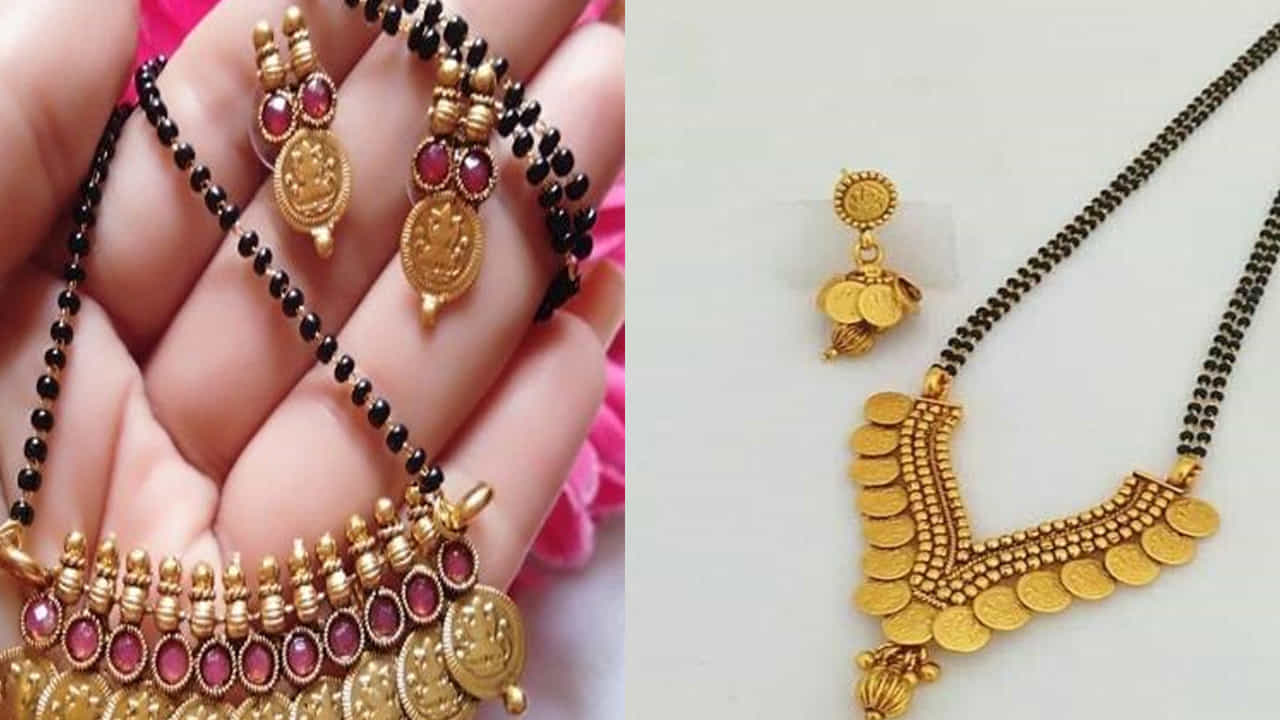 నల్ల పూసల దండను భర్త ఆయువుకు చిహ్నంగా భావిస్తారు. కాట్టి, ఒక స్త్రీ నల్ల పూసల దండను మరొక స్త్రీ ధరించడం వలన, దండను ఇచ్చిన స్త్రీ భర్త ఆయుషు తగ్గడం లేదా అనారోగ్య సమస్యలు తలెత్తడం వంటి సమస్యలు తలెత్తుతాయంట. అయితే కేవలం నల్ల పూస దండ అయితే ఎక్కువ సమస్యలు తలెత్తవు కానీ, సౌభాగ్యం, పసపుతాడుకు సంబంధించినది అయితే పై సమస్యలు వస్తాయంట.