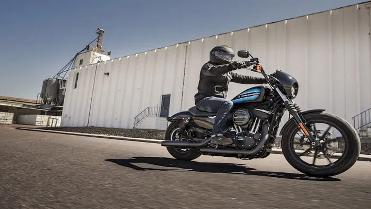 
మా గ్రామంలో ఎవరూ రోడ్డు ప్రమాదాల్లో చనిపోకూడదనే ఈ నిర్ణయం తీసుకున్నాం.దీనికి తోడు ఇతర గ్రామాల నుంచి,తమ గ్రామానికి వచ్చేవారు కూడా ఖచ్చితంగా హెల్మెట్ పెట్టుకోవాలనీ నిర్ణయం తీసుకున్నారు.చట్టం కోసం కాదు,మన ప్రాణాల కోసం హెల్మెట్ ధరించాలనే సందేశాన్ని నందగోకుల్ గ్రామస్తులు ప్రపంచానికి చాటుతున్నారు. ఇలానే అందరు హెల్మెట్ వాడితే చాలా వరకు ప్రమాదాలు తగ్గే అవకాశం ఉంటుంది.