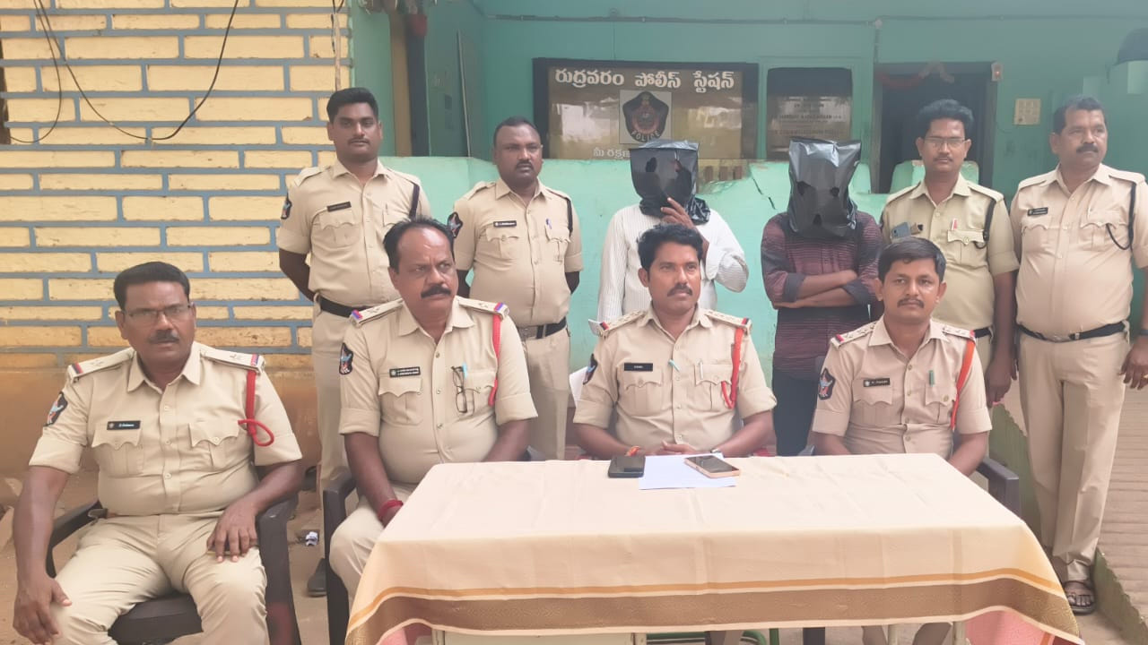 పోస్టుమార్టం రిపోర్ట్‌తో వెలుగులోకి వచ్చిన నిజం.. ఆత్మహత్య కాదు హత్య!