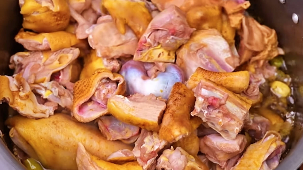 నాటుకోడి మాంసం త్వరగా, మెత్తగా ఉడకాలంటే మధ్యలో ఇది చేస్తే చాలు.. ఐదు నిముషాల్లోనే రెడీ...