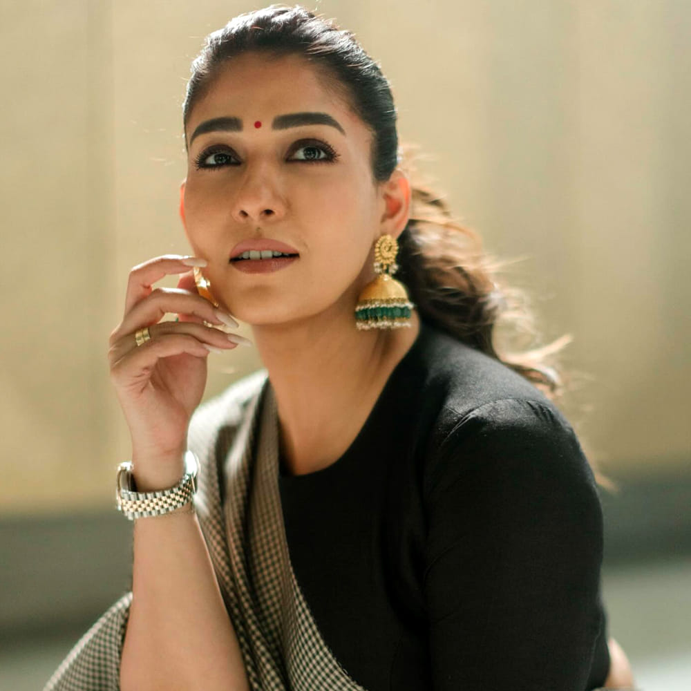 ‘అయ్యా’ ఆమె తొలి తమిళ చిత్రం. 2011లో ‘శ్రీరామరాజ్యం’ సినిమాలో ఆమె నటనకుగాను ఫిలింఫేర్ అవార్డు ఆడుకుంది. 2011కి ముందు నయనతార క్రిస్టియన్. 2011లో క్రిస్టియన్ మతాన్ని విడిచిపెట్టి హిందూ మతాన్ని స్వీకరించింది. నయనతార 2022లో దర్శకుడు విఘ్నేష్ శివన్‌ని పెళ్లాడింది.