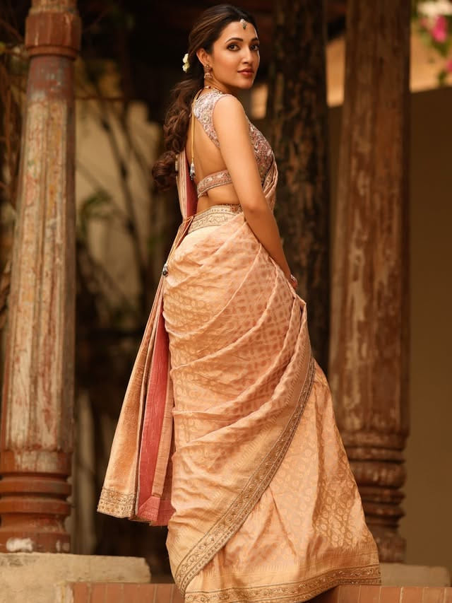 అందాల అప్సరసకు ఆఫర్స్ కరువాయే.. టిల్లు బ్యూటీని పట్టించుకోని టాలీవుడ్