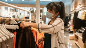 ఉతకకుండా కొత్త డ్రెస్‌లు వేసుకుంటున్నారా? జాగ్రత్త… ప్రమాదం మీకే!