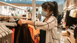 చికెన్ తోలును కూడా తినేస్తున్నారా.. ఇది తెలుసుకోకపోతే హాస్పిటల్ బిల్ పేలిపోద్ది