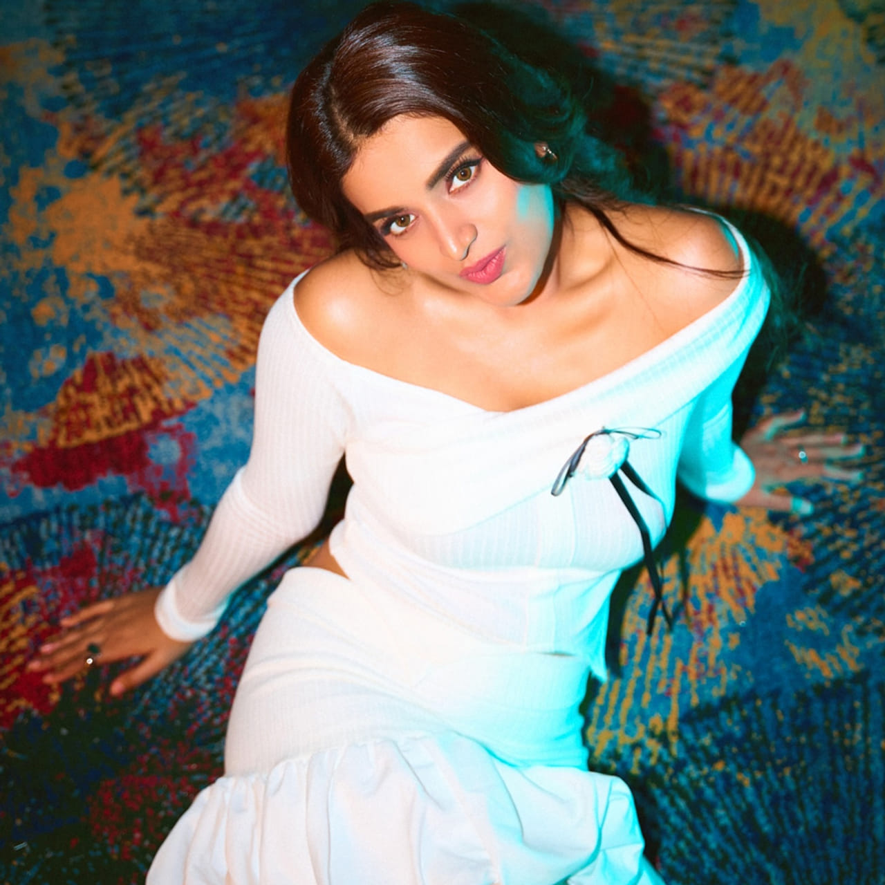 అందం అభినయం ఉన్న అదృష్టం లేని భామలు టాలీవుడ్ లో చాలా మంది ఉన్నారు. ఆ లిస్ట్ లో మొదటి వారసులో ఉంటుంది నిధి అగర్వాల్. ఈ అందాల భామ బాలీవుడ్ నుంచి టాలీవుడ్ కు వచ్చిన విషయం తెలిసిందే. తొలి సినిమా నాగ చైతన్యతో చేసింది. 