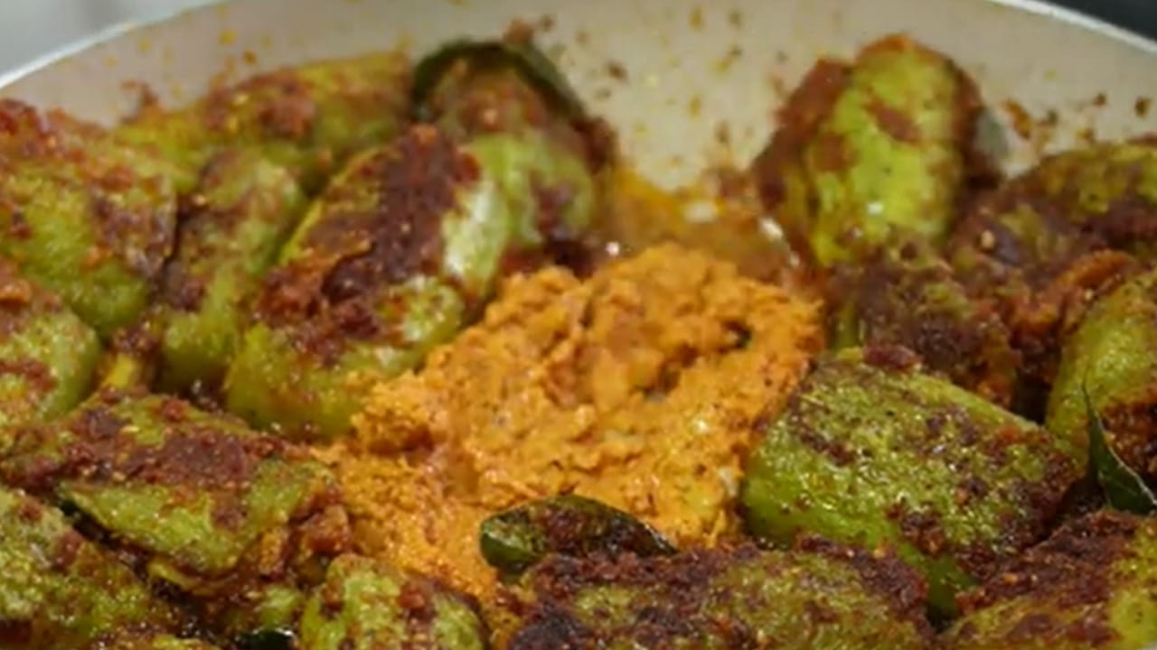 చివర్లో నించుడు కాయ ముక్కలను ఇలా కలుపుకోవాలి : ఇప్పుడు నించుడు కాయ ముక్కలను తీసుకుని మిక్స్ అయ్యేలా కలపాలి. ఆ తర్వాత కొద్దిగా పసుపు, కొద్దిగా ఉప్పు వేసి మూతపెట్టి మీడియం మంటపై బాగా ఉడికించాలి. ఇలా చేస్తే వేడి వేడి అన్నంలో తింటే రుచికరంగా ఉంటుంది. ఇంకా ఇది అనారోగ్య సమస్యలను కూడా తరిమికొడుతుంది. 