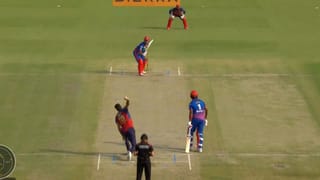 Video: వామ్మో.. క్యాచ్ పట్టబోయి మైదానంలో కుప్పకూలిన స్టార్ బౌలర్.. వీడియో చూస్తే గజ్జుమనాల్సిందే..