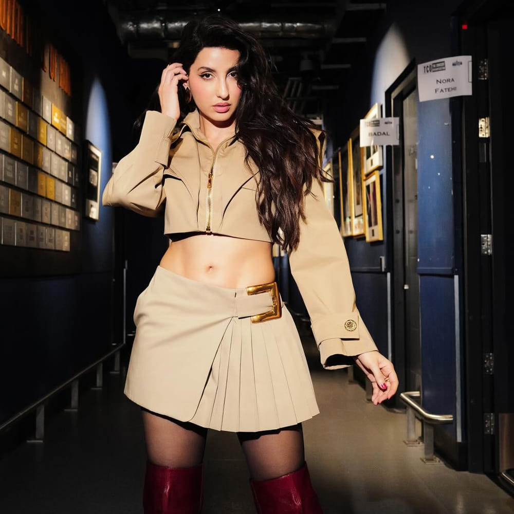 ఆమె మరెవరో కాదు నోరా ఫతేహి. బాలీవుడ్ ఇండస్ట్రీలో తనదైన ముద్ర వేసింది నోరా ఫతేహి. నోరా ఫతేహికి దేశవ్యాప్తంగా అభిమానులు ఉన్నారు. స్పెషల్ సాంగ్స్ కు పెట్టింది పేరు ఈ అమ్మడు. నోరా ఫతేహి ఎక్కడ ఉన్నా ఆ వైబ్ నెక్స్ట్ లెవల్ లో ఉంటుంది.