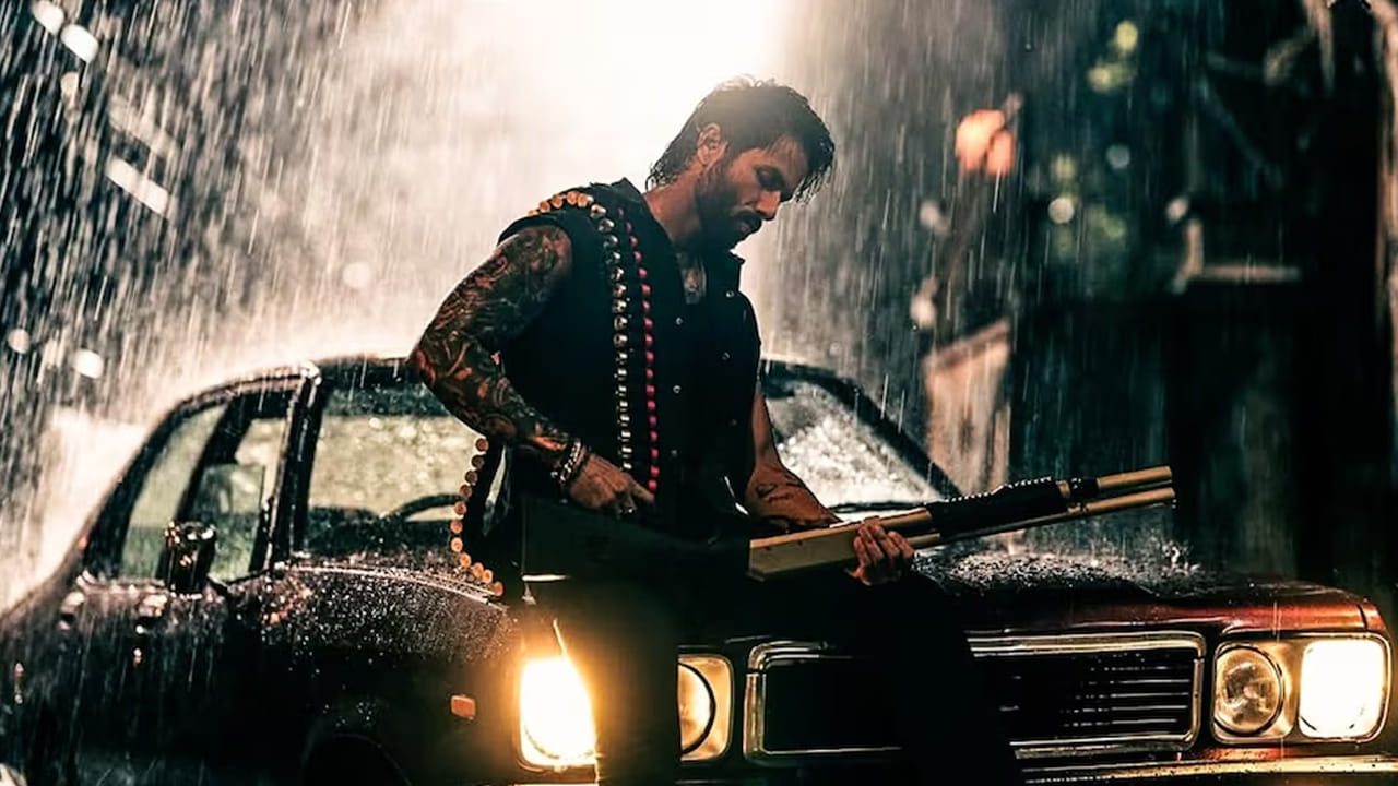 షాహీద్ కపూర్ తన పాత్రలతో ప్రయోగాలు చేసే నటుడిగా పేరు సంపాదించుకున్నాడు. అతని చిత్రం 'ఓ రోమియో' ప్రకటించినప్పుడు, అభిమానులలో విపరీతమైన ఉత్సాహం నెలకొంది. దీనిని భారీ బడ్జెట్‌తో నిర్మించారు. ఈ చిత్రంలోని సినిమాటోగ్రఫీ, యాక్షన్, షాహీద్ నటన ప్రశంసలు అందుకున్నప్పటికీ, కథ మాత్రం ఆశించిన స్థాయిలో బాక్సాఫీస్ వద్ద మ్యాజిక్ చేయడంలో విఫలమైంది. షాహిద్ కపూర్ చిత్రం బాక్సాఫీస్ వద్ద ఘోరంగా పరాజయం పాలైంది, కానీ ఓటీటీ ప్లాట్‌ఫామ్‌లపై దాని అసలు గతి ఇంకా తేలాల్సి ఉంది.