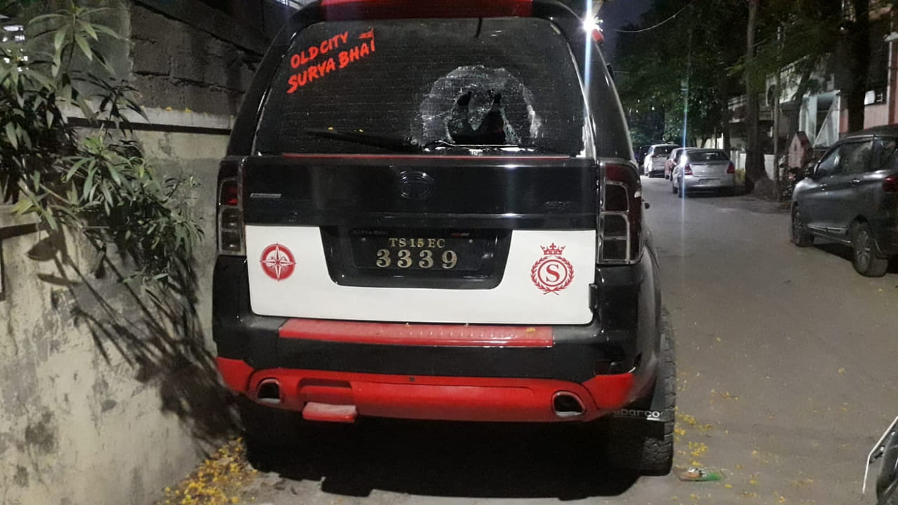 Hyderabad: నీది ఫేక్ బంగారం అంటే నీది ఫేక్.. గోల్డ్ మెన్ల మధ్య లొల్లి.. ఇంటిపై దాడి..